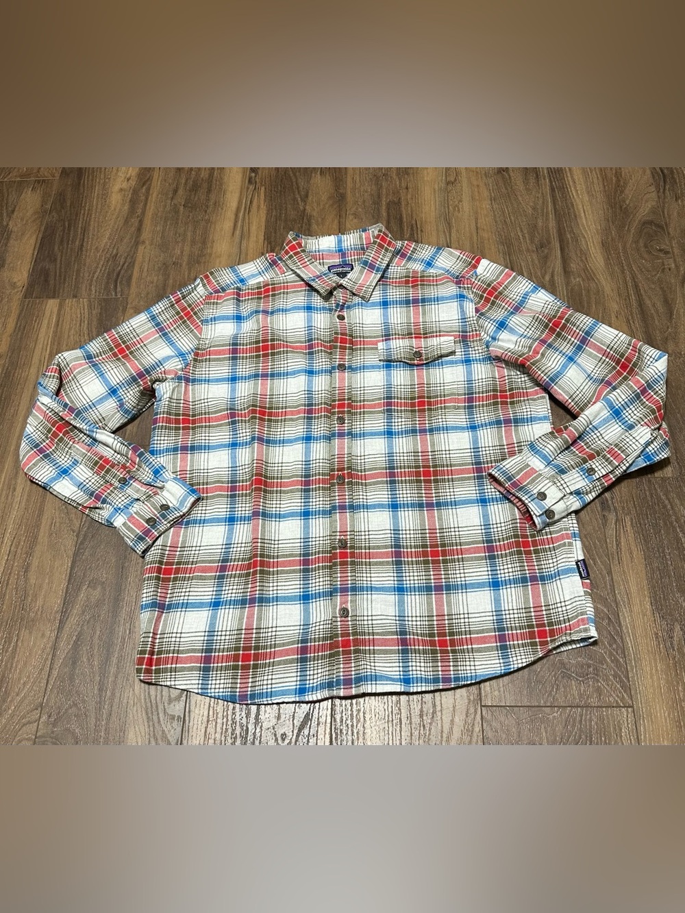 Patagonia Men's Organic Cotton Flannel Plaid Shirt Red White  Blue Long Sleeve L